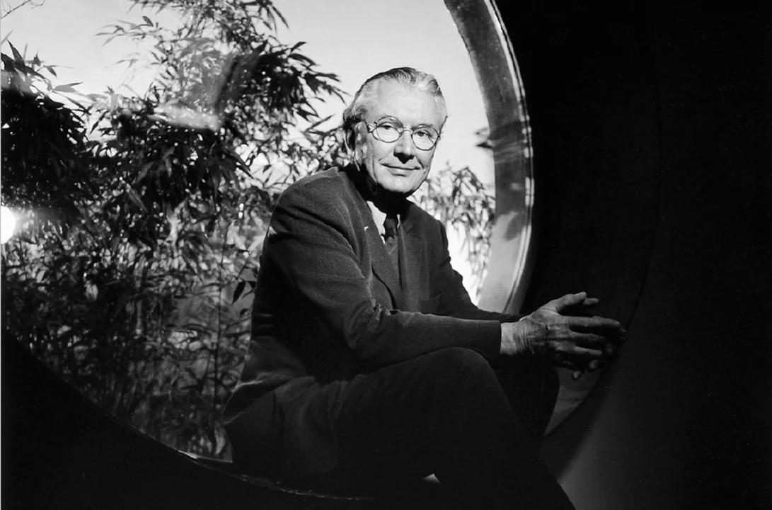 Philippe Roche: The Visionary Behind Roche Bobois and Modern Furniture Innovation